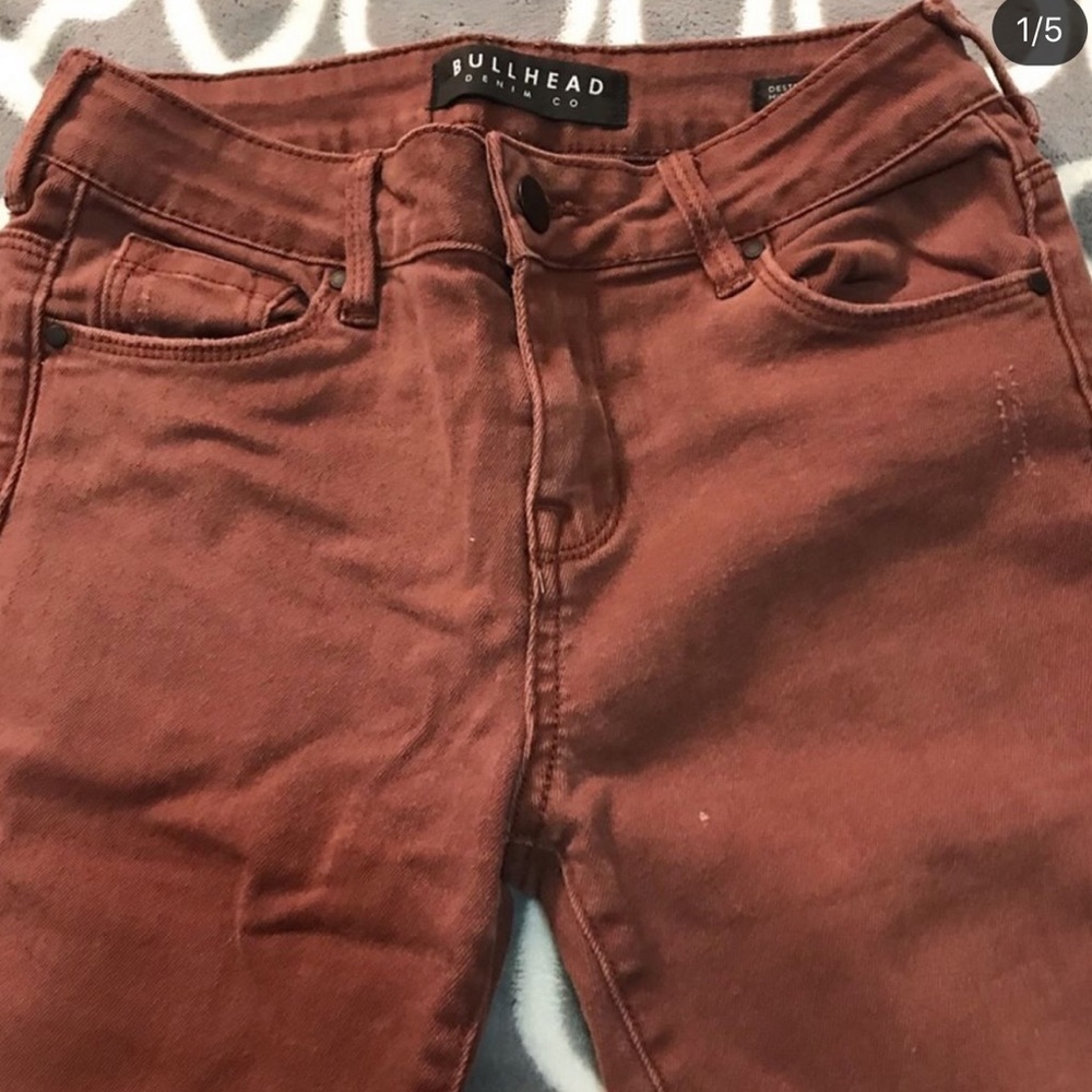 brown skinny jeans